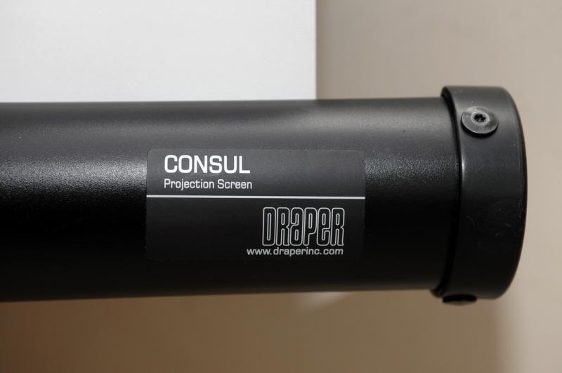 Проэктор Canon и переносной экран Draper 46999-4