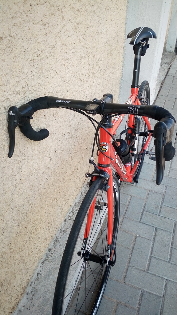 Шоссейный велосипед Cinelli Еxperience.