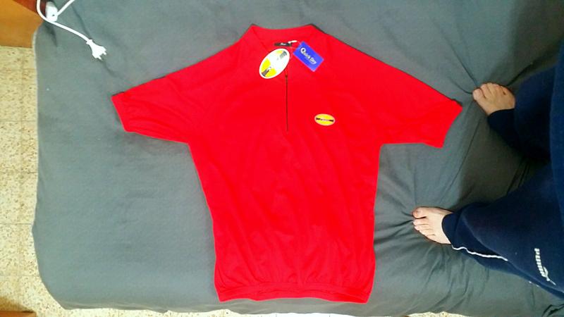 На продажу шорты, футболка, ботинки, очки, седло, защита 47882-2